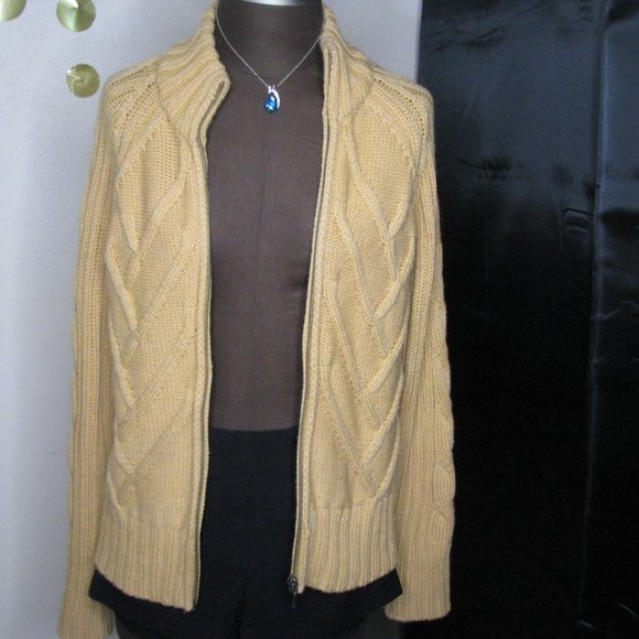 Pendleton Womans Sweater - Picture 2 of 4